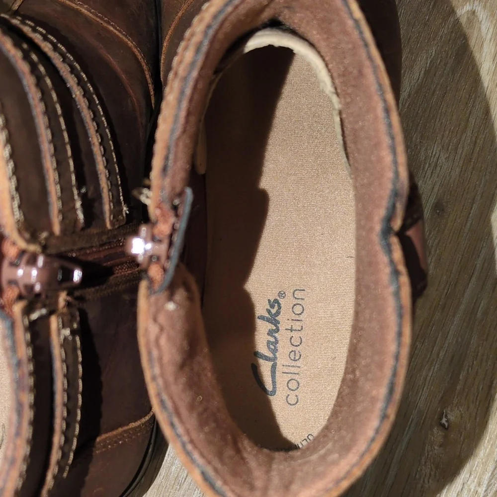 🤎NIB Clarks Women's Dark Brown Ankle Booties size 6.5 W - Picture 5 of 16